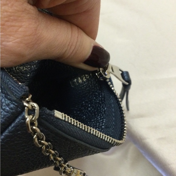 LOUIS VUITTON KEY POUCH - Picture 6 of 6